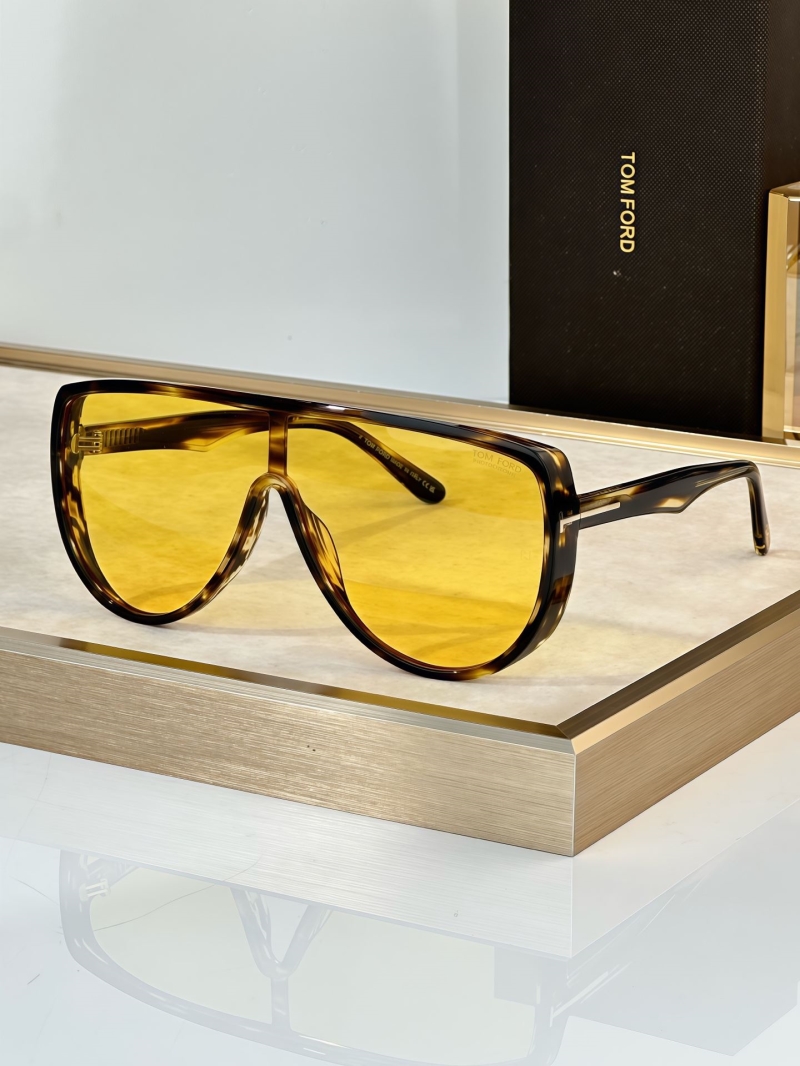 TOM FORD